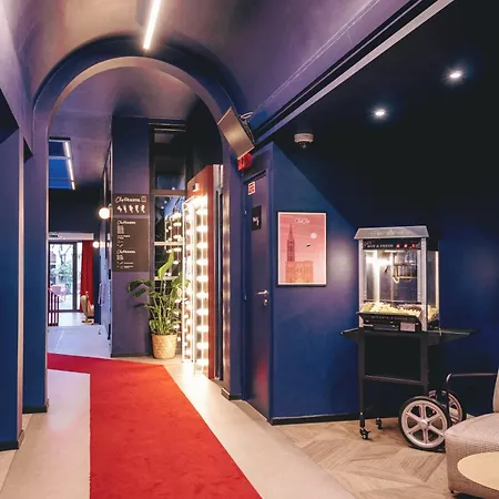 Clapclap Hotel, Food & Bar Hotel