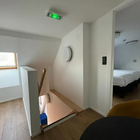 Clapclap Hotel, Food & Bar 3*