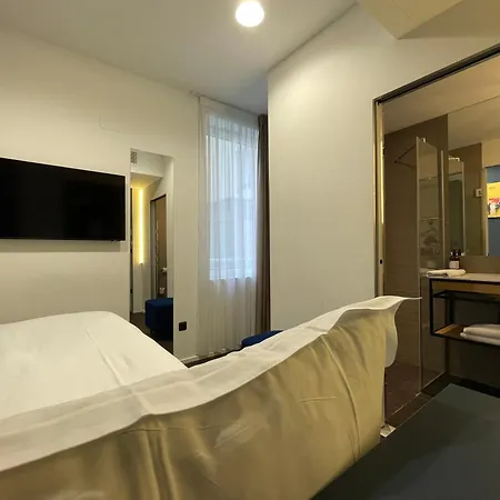Clapclap Hotel, Food & Bar Szálloda 3*