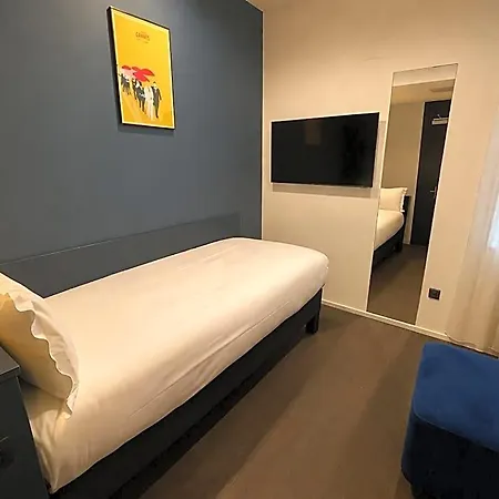 Hotel Clapclap