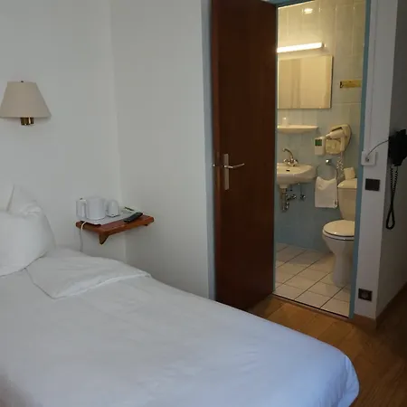 Clapclap Hotel, Food & Bar Szálloda 3*