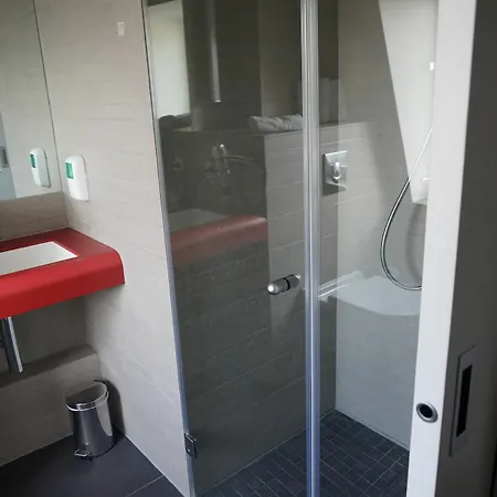Clapclap Hotel, Food & Bar 3*