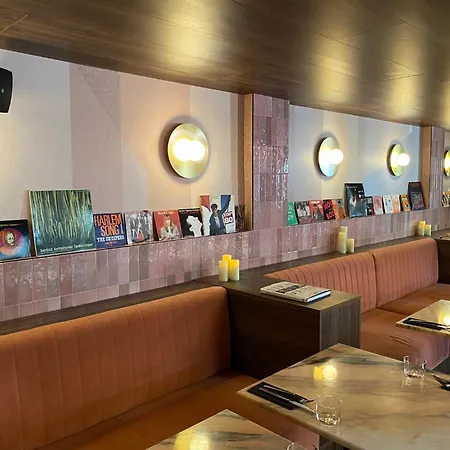 Clapclap Hotel, Food & Bar Отель Страсбург