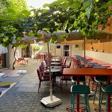 Clapclap Hotel, Food & Bar Отель 3*