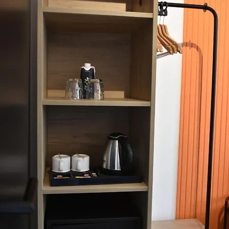 Clapclap Hotel, Food & Bar Страсбург