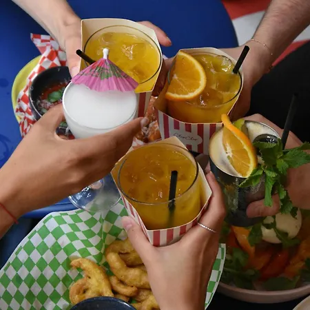 Отель Clapclap Hotel, Food & Bar