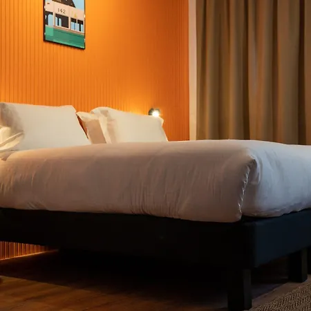 Clapclap Hotel, Food & Bar Страсбург