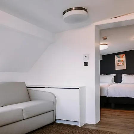 Szálloda Clapclap Hotel, Food & Bar